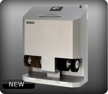 این دستگاه محصول جدیدی از گروه صنعتی مکاپ است که به منظور گردگیری، واکس و پرداخت طراحی و تولید گردیده است.این مدل به دستگاه کنترل HMI تاچ اسکرین مجهز و به نحوی برنامه ریزی شده است که مصرف کننده می تواند زمان تمامی مراحل آن را بطور دلخواه تنظیم کند.MV5AM دارای چهار برس شامل: دو برس گردگیر تیره و روشن و دو برس پرداخت تیره و روشن می باشد و توانایی تزریق سه نوع واکس مشکی، بی رنگ و قهوهای را دارد. کلیه مراحل واکس با این دستگاه در زمان یک دقیقه انجام می پذیرد.با توجه به قابلیت های موجود در MV5AM استفاده از آن را در اماکن عمومی و پر رفت و آمد توصیه میکنیم.مشخصات فنی:1- سیستم کنترل: HMI تاچ اسکرین + میکروپروسسور هوشمند(PLC) ساخت اشنایدر الکتریک فرانسه2- واکس مصرفی: واکس مایع مشکی، بی رنگ و قهوه ای با اسانس خوشبو3- برس ها: دو برس گردگیر تیره و روشن از جنس پلی اتیلن و دوبرس پرداخت تیره و روشن از جنس موی طبیعی اسب4- فریم دستگاه : بدنه از نوع ورق آهن با پوشش رنگ کوره ای5- وزن :77 کیلوگرم6- ابعاد : 800 * 400 میلیمتر در ارتفاع 1000 میلیمتر7- الکترو موتور : 85 - SH2 - P8 تولید مکاپ8- شیر برقی واکس : تایوان یا چین9- برق مصرفی : 220VAC - 50 HZ -1.5A - 220W